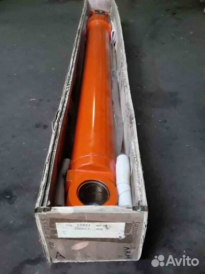 Гидроцилиндр рукояти 44000292A Doosan S420LC-V