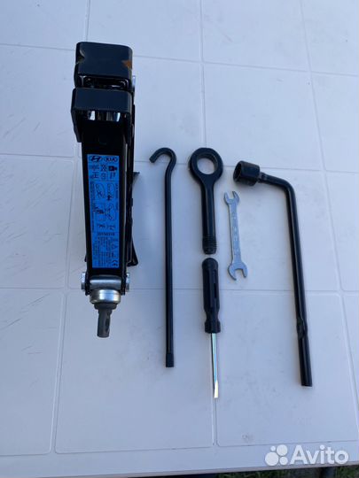 Домкрат hyundai kia