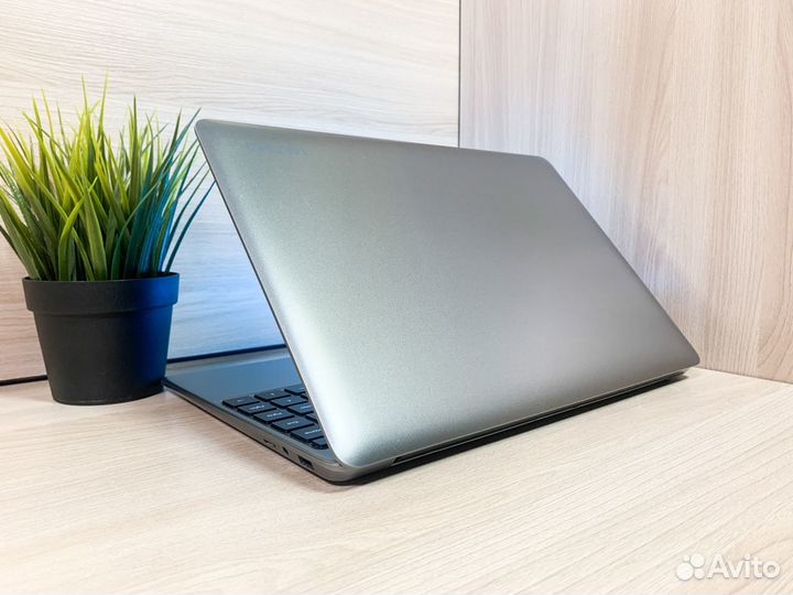 Ноутбук для работы и учебы Intel/8Gb/SSD