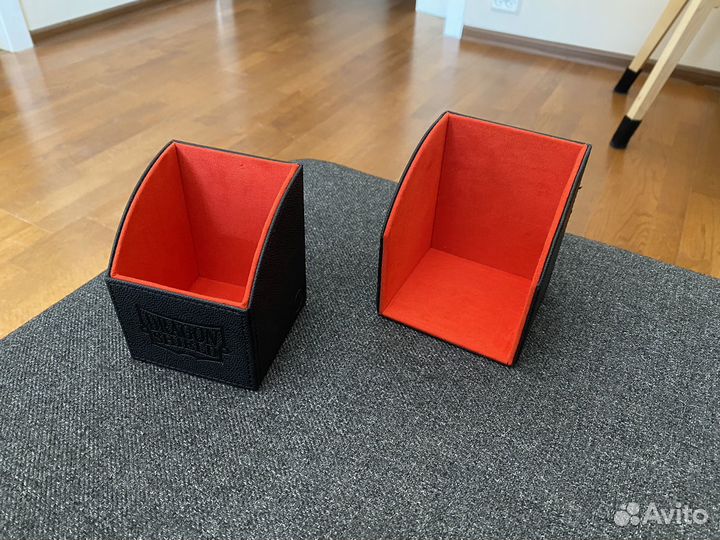 Коробки и чехлы для карт Magic