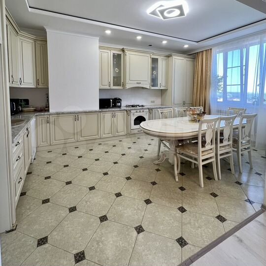 3-к. квартира, 110 м², 9/11 эт.