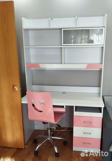 Письменный (компьютерный) стол с надстройкой