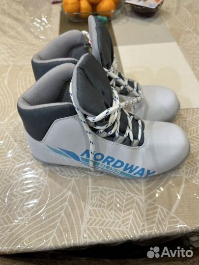 Лыжные ботинки классические детские