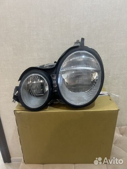 Фара левая Mercedes-Benz E-Class