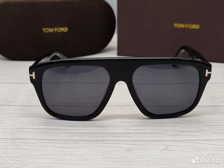 Очки Том Форд солнцезащитные