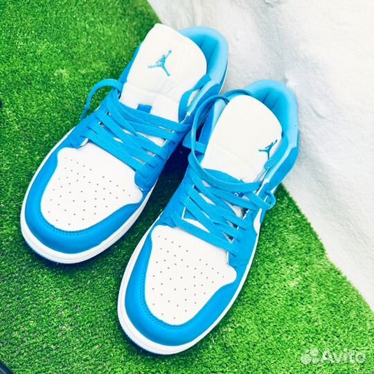 Кроссовки Nike Wmns Air Jordan 1 Low 