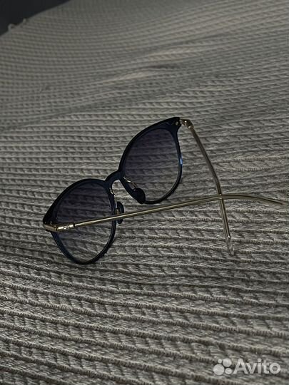 Солнцезащитные очки женские брендовые