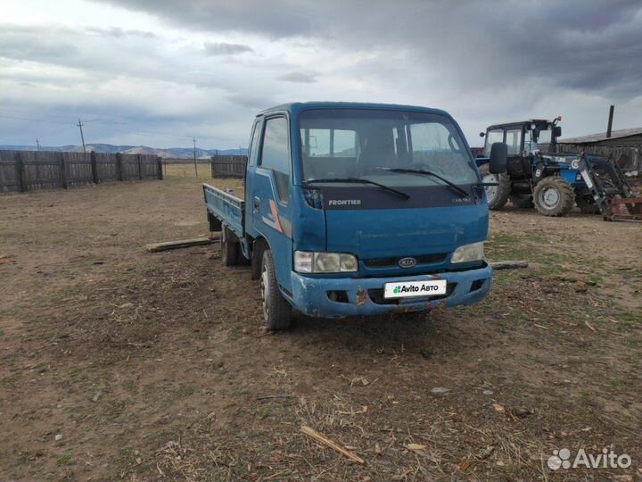 Kia Titan, 2001