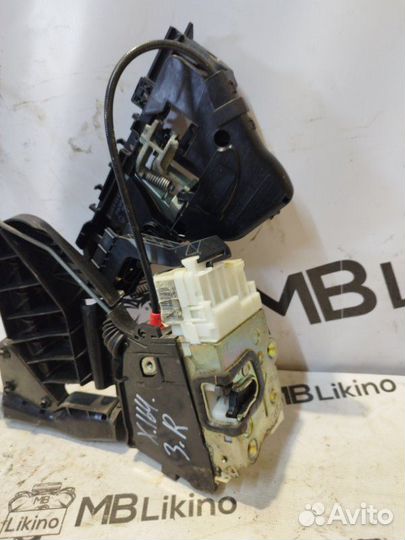 Замок двери задний правый Mercedes Gl X164