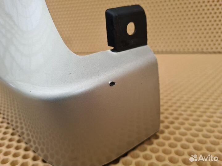 Брызговик задний левый Infiniti M35 Y50