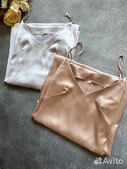 Платье с открытыми плечами длинное