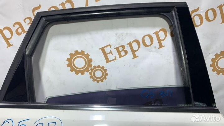 Стекло двери заднее правое Audi Q5 8RB
