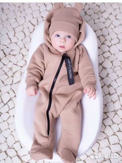 Шапка и комбинезон для малыша с начесом