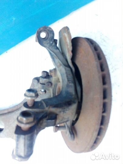 Opel Astra H Кулак поворотный передний левый