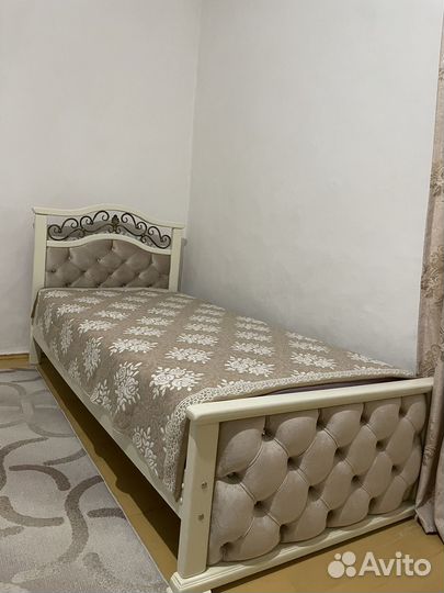 Кровать односпальная с матрасом бу