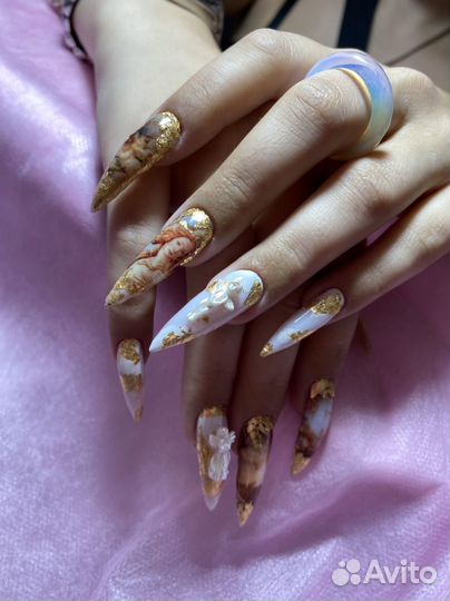 Маникю, наращивание ногтей