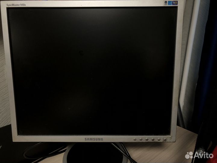 Монитор Samsung syncmaster940b