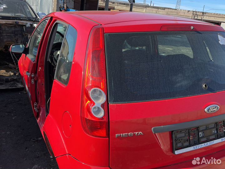 Форд фиеста фонарь задний левый