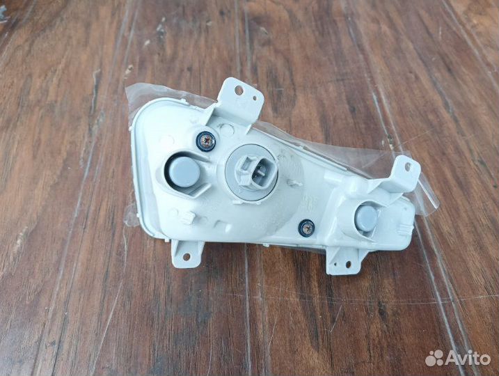 Повторитель поворотника передний правый Toyota