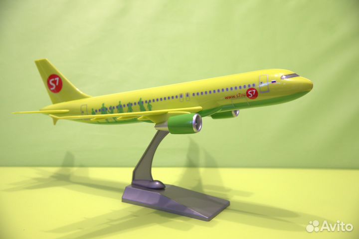 Модель самолета Airbus 320