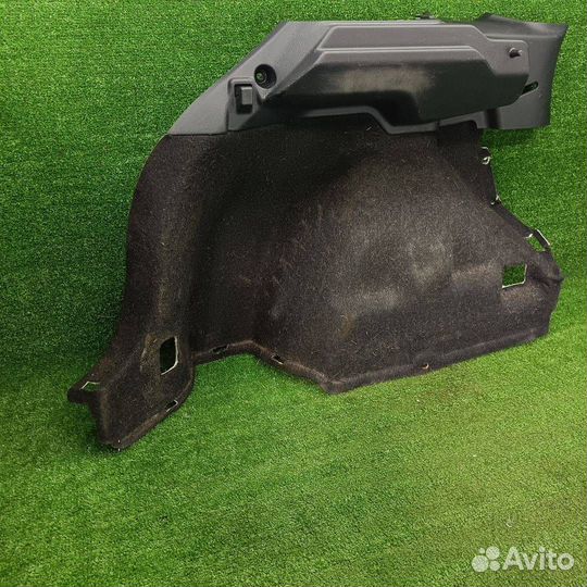 Обшивка отсека багажника правая нижняя Mitsubishi