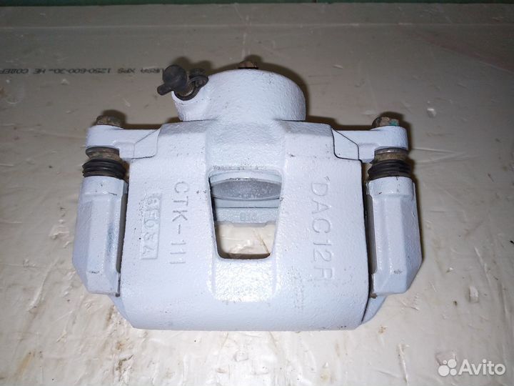 Суппорт передний правый Chevrolet Lacetti