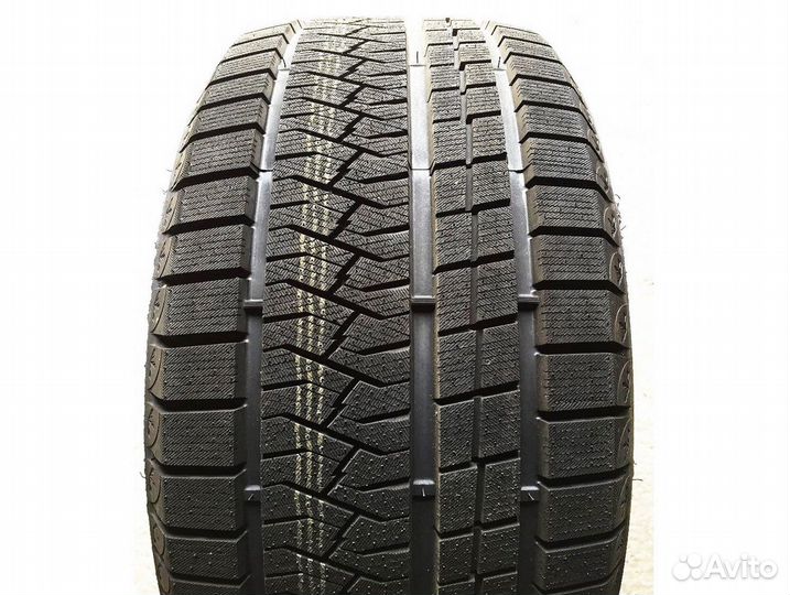 Triangle Trin PL02 255/35 R20 97W