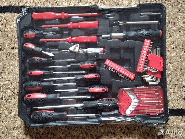 Набор ключей и головок новые