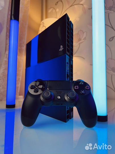 Игровая приставка Sony PS4