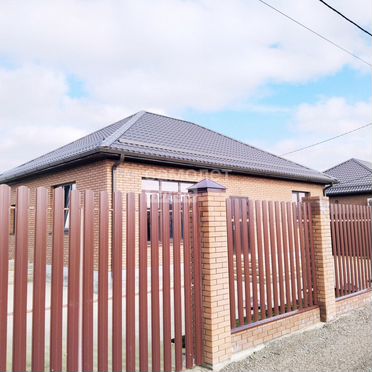 Коттедж 97 м² на участке 3 сот.