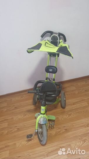Детский трехколесный велосипед с ручкой