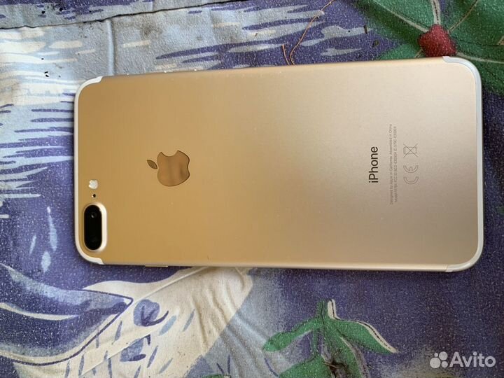 Телефон iPhone 7 plus