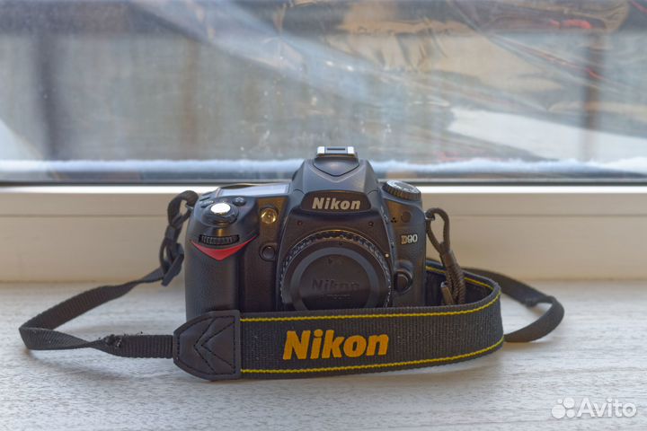 Nikon D90 забронировано