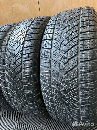 Goodyear UltraGrip Ice SUV 235/50 R19