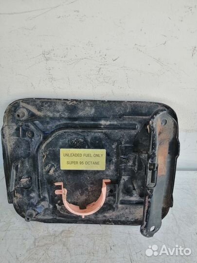 Лючок бензобака Nissan Almera Classic