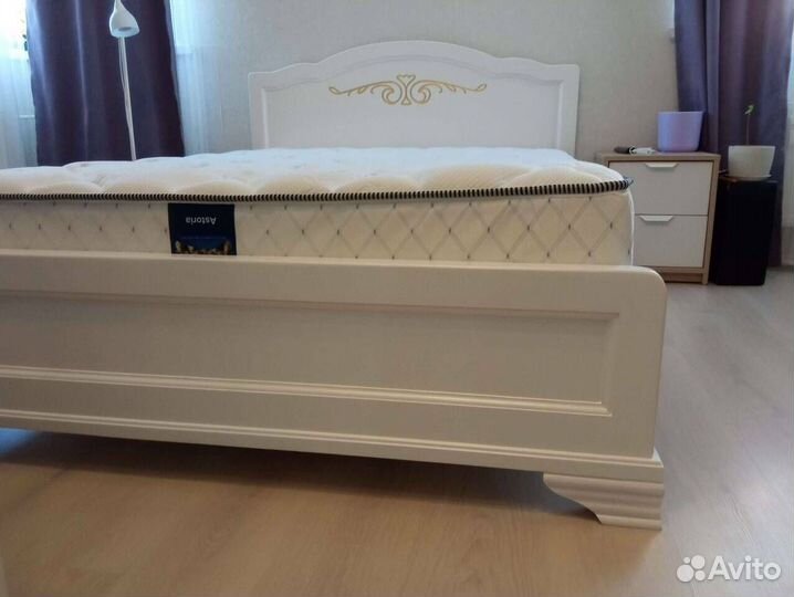 Кровать с подъемным механизмом