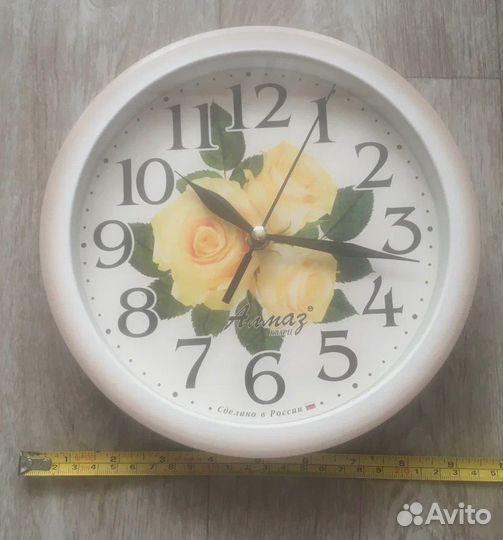 Часы на стену с плавающей стрелкой