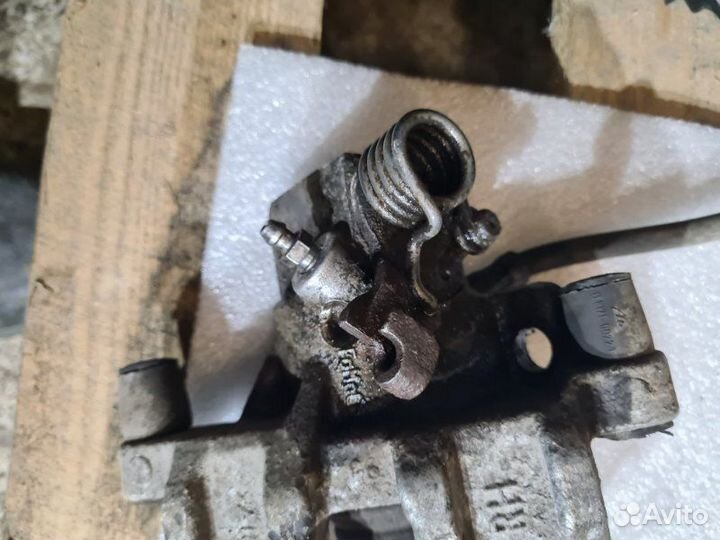 Суппорт тормозной задний Ford Focus 2 kkda 2008