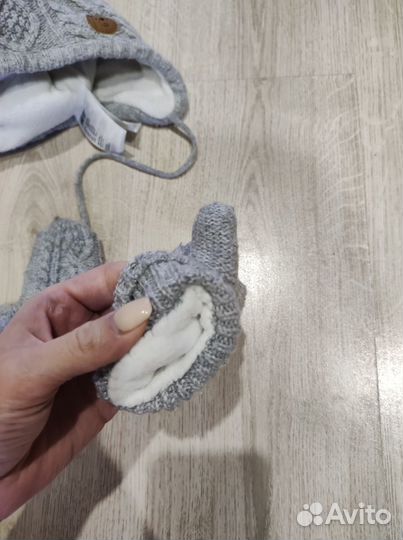 Комплект шапка и варежки демисезон