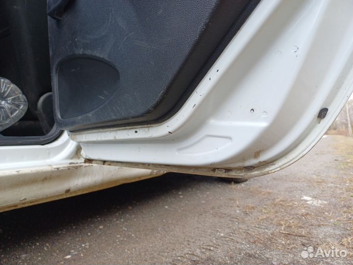 Дверь задняя правая Гранта