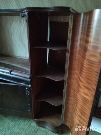 Старинный буфет под реставрацию