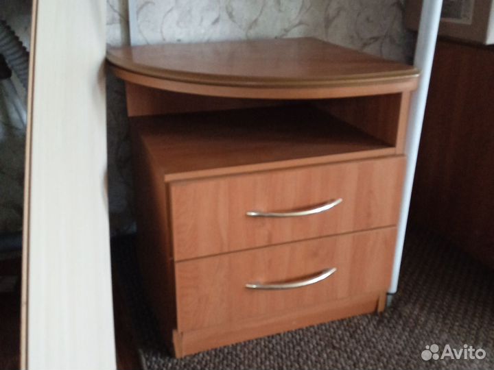 Тумбочка две