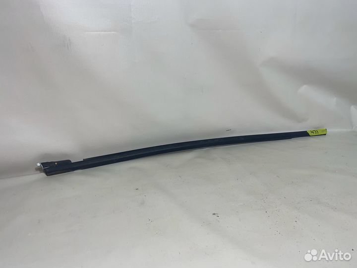 Polo 09- Барходка задней правой двери 471