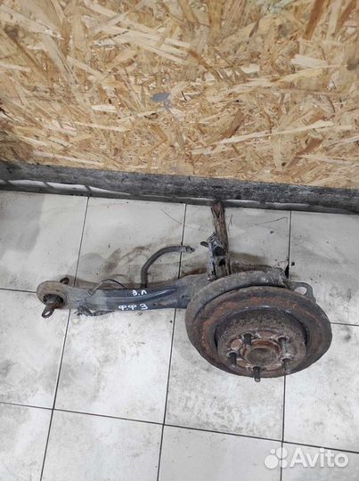 Кулак задний левый Ford Focus 3 универсал