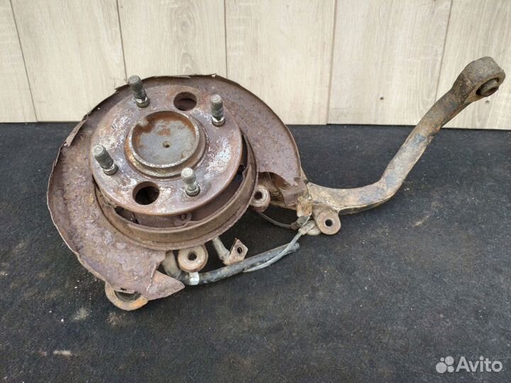 Кулак задний правый Хендай Соната еф тагаз