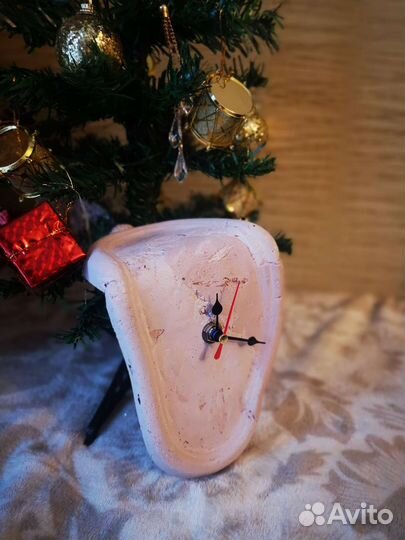 Часы из бетона Сальвадор Дали Постоянство памяти