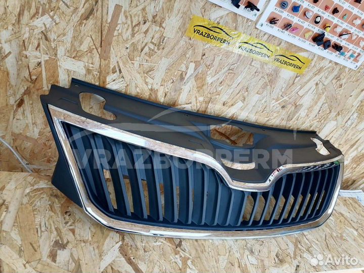 Решетка радиатора Skoda Rapid