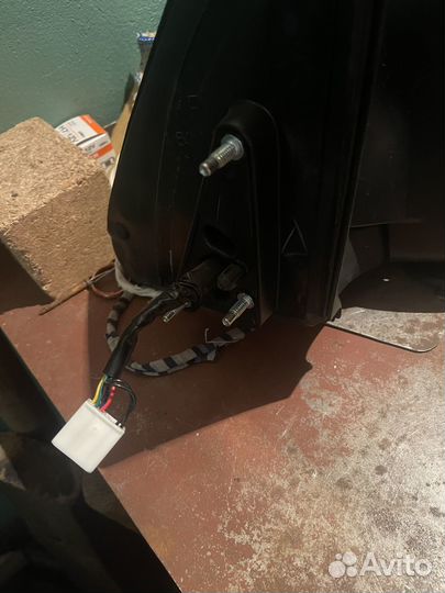 Боковое правое зеркало на Suzuki grand vitara