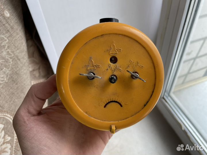 Будильник янтарь СССР