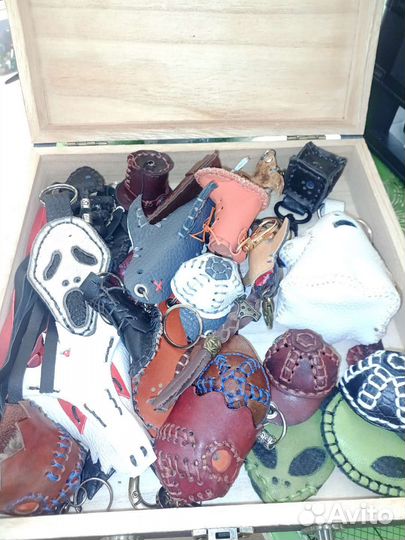 Брелок кожаный - пляжные тапочки. Нат. кожа